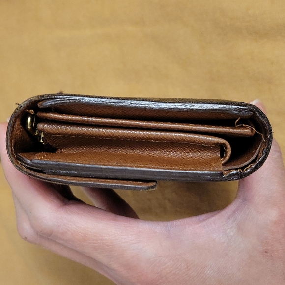 Louis Vuitton Medium Monogram wallet with card case (1) - Picture 5 of 17